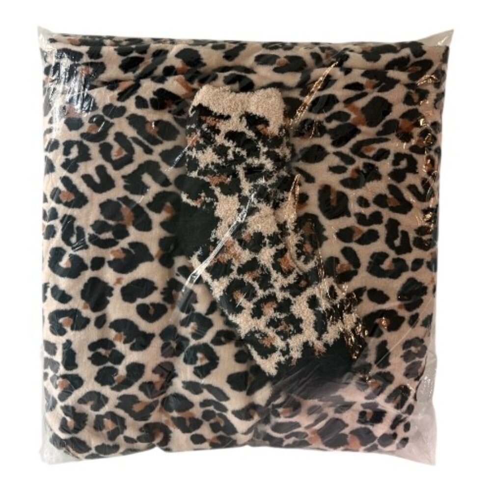 Leopard Print Throw & Matching Fuzzy Socks Super Soft Lightweight 50" x 60" NIP